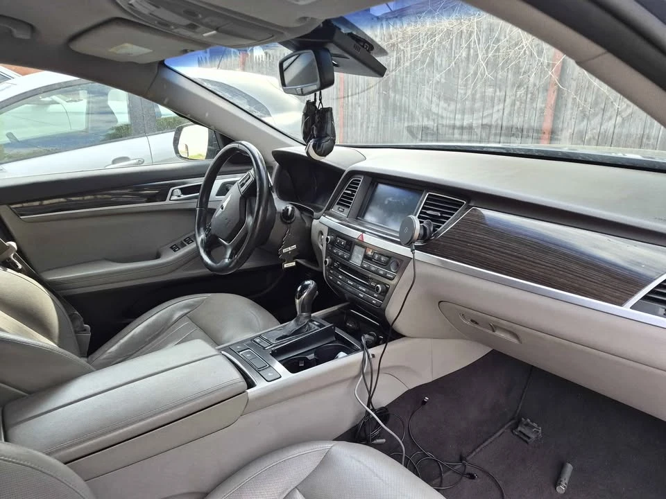 2015 Hyundai Genesis - Image 4 of 5