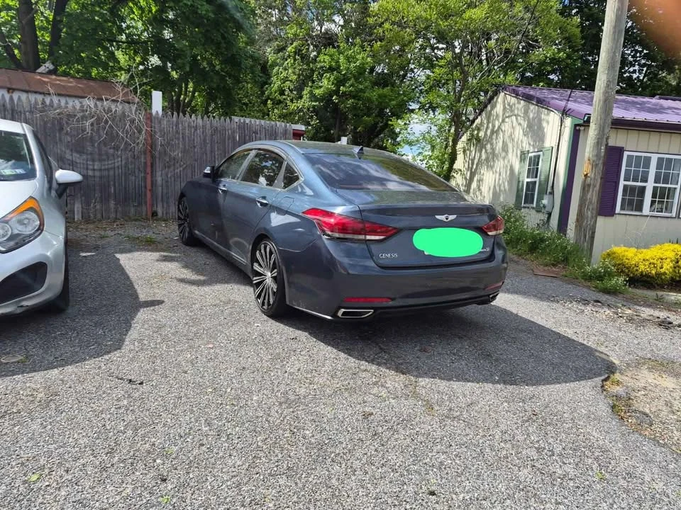 2015 Hyundai Genesis - Image 2 of 5
