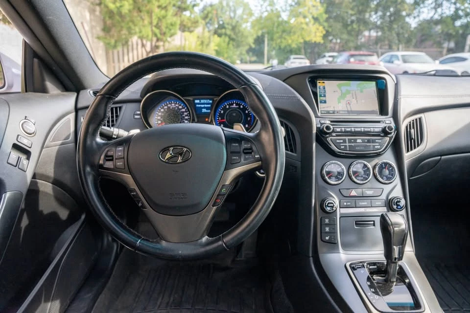 2015 Hyundai Genesis Coupe - Image 16 of 18