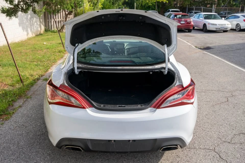 2015 Hyundai Genesis Coupe - Image 8 of 18