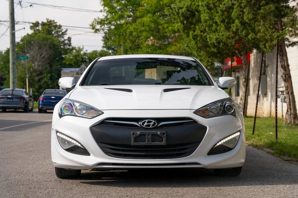2015 Hyundai Genesis Coupe - Image 2 of 18