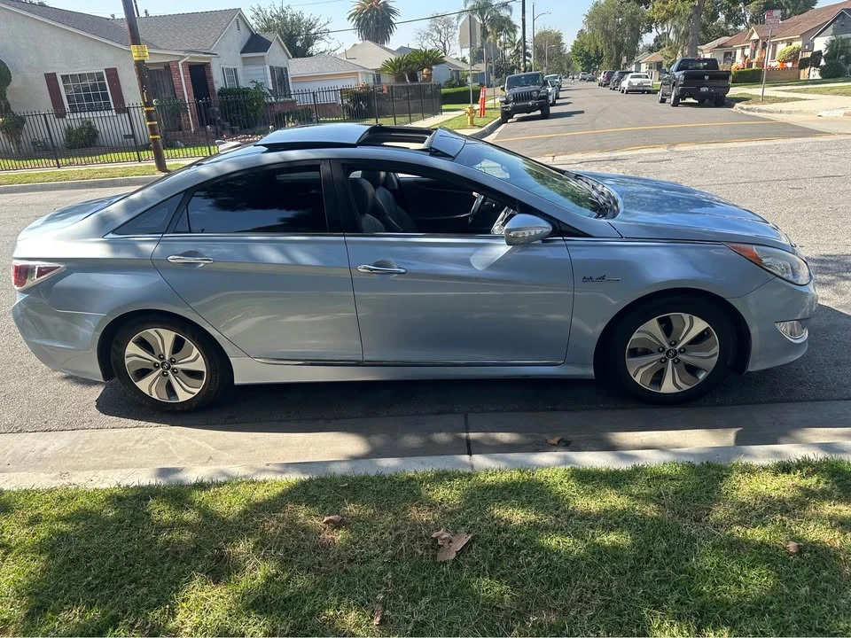 2015 Hyundai Ioniq 6 - Image 2 of 18