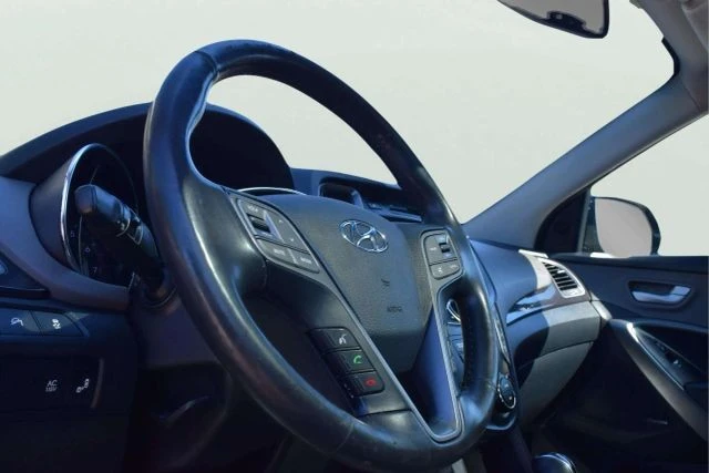 2015 Hyundai Santa Fe - Image 10 of 21