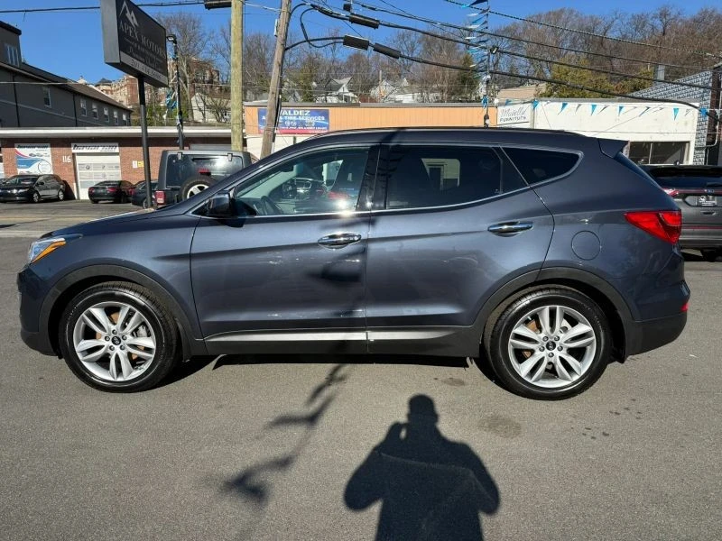 2015 Hyundai Santa Fe - Image 4 of 12