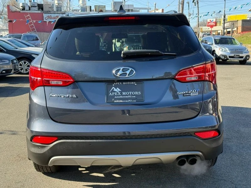 2015 Hyundai Santa Fe - Image 9 of 12