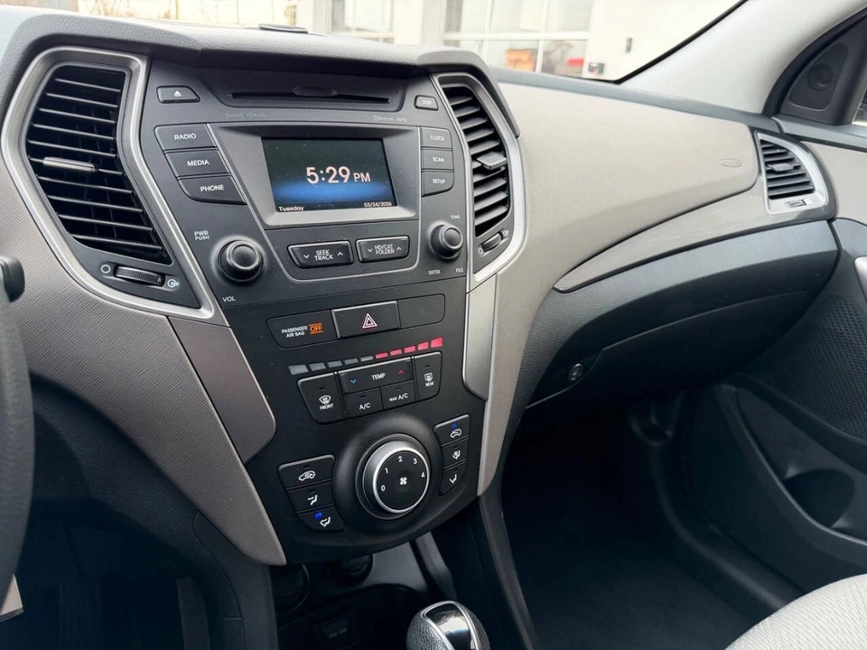 2015 Hyundai Santa Fe - Image 19 of 21