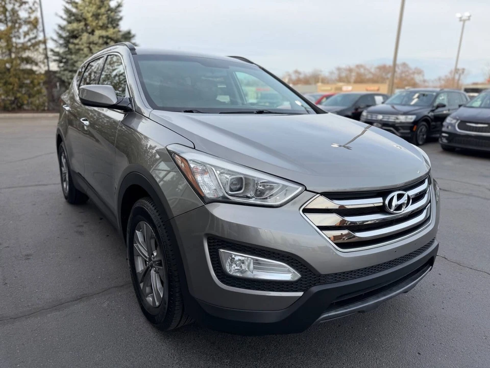 2015 Hyundai Santa Fe - Image 7 of 21