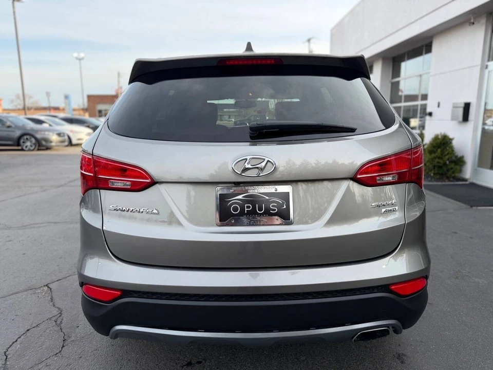 2015 Hyundai Santa Fe - Image 4 of 21