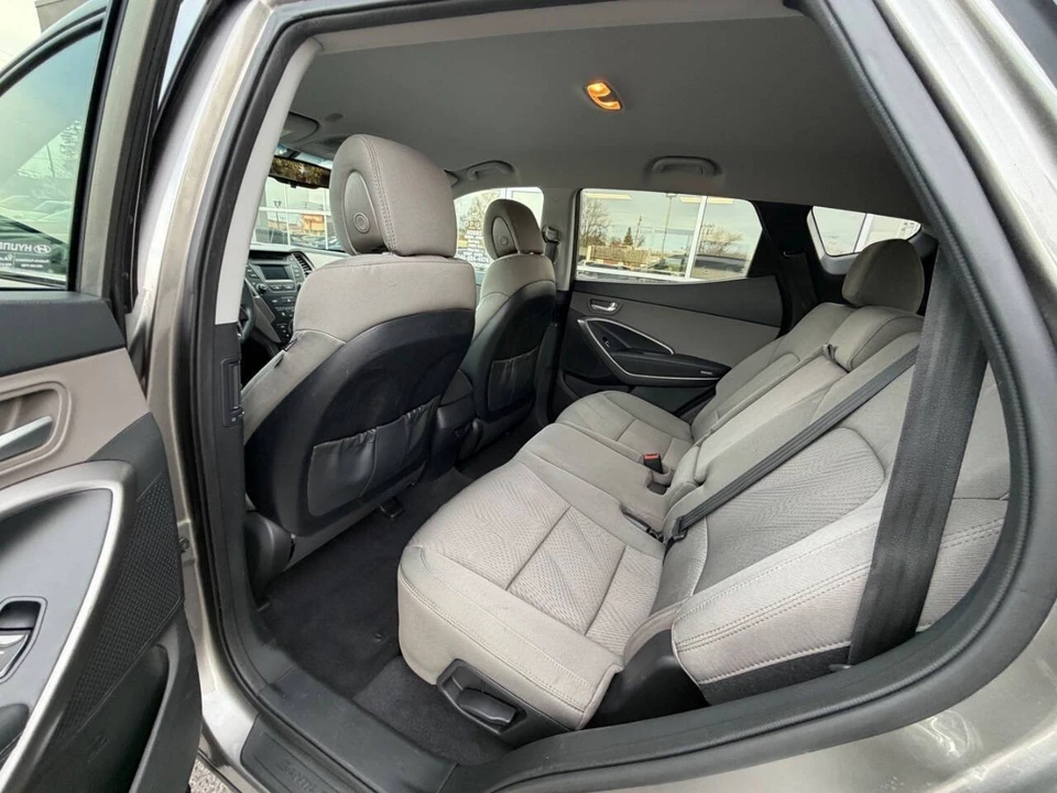 2015 Hyundai Santa Fe - Image 11 of 21
