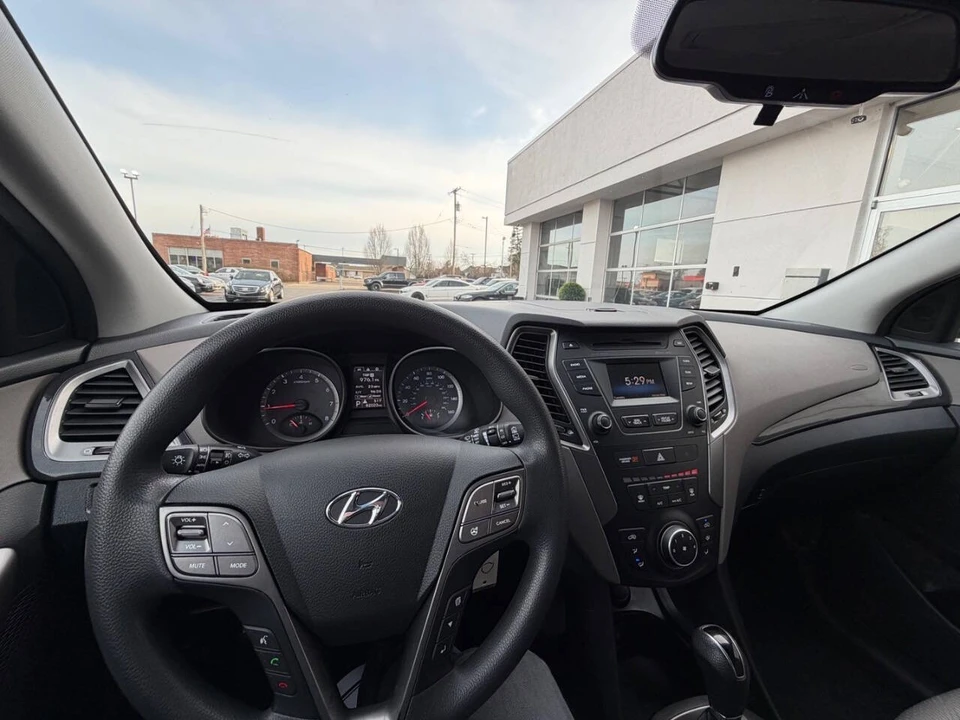 2015 Hyundai Santa Fe - Image 16 of 21