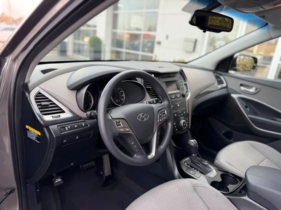 2015 Hyundai Santa Fe - Image 9 of 21