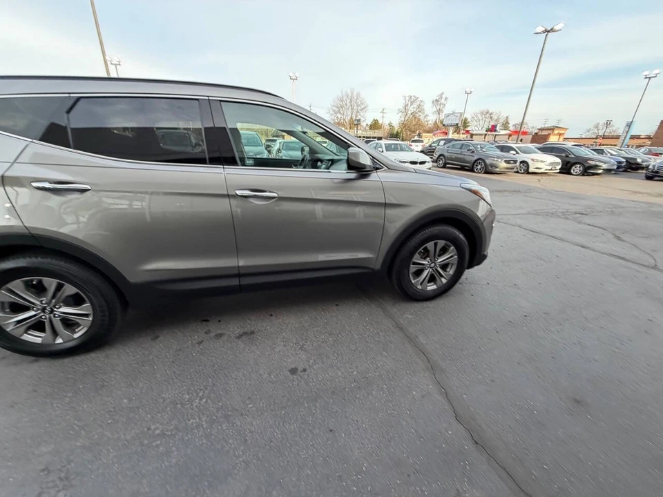 2015 Hyundai Santa Fe - Image 6 of 21