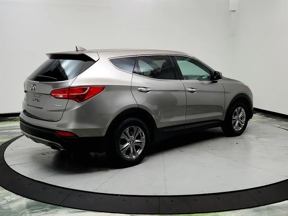 2015 Hyundai Santa Fe - Image 5 of 21
