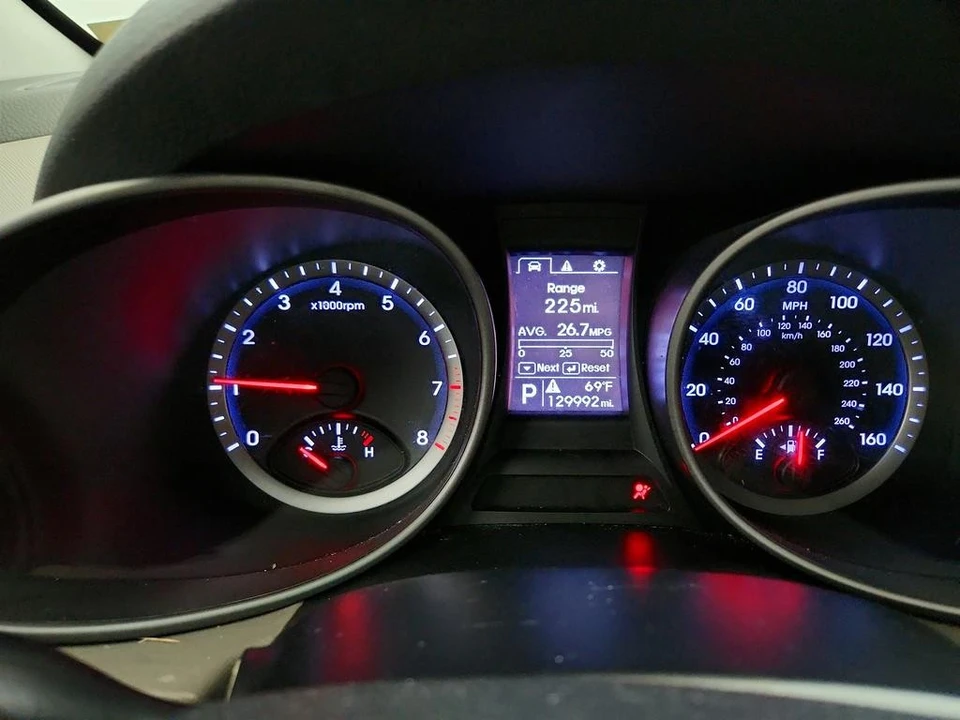 2015 Hyundai Santa Fe - Image 15 of 21