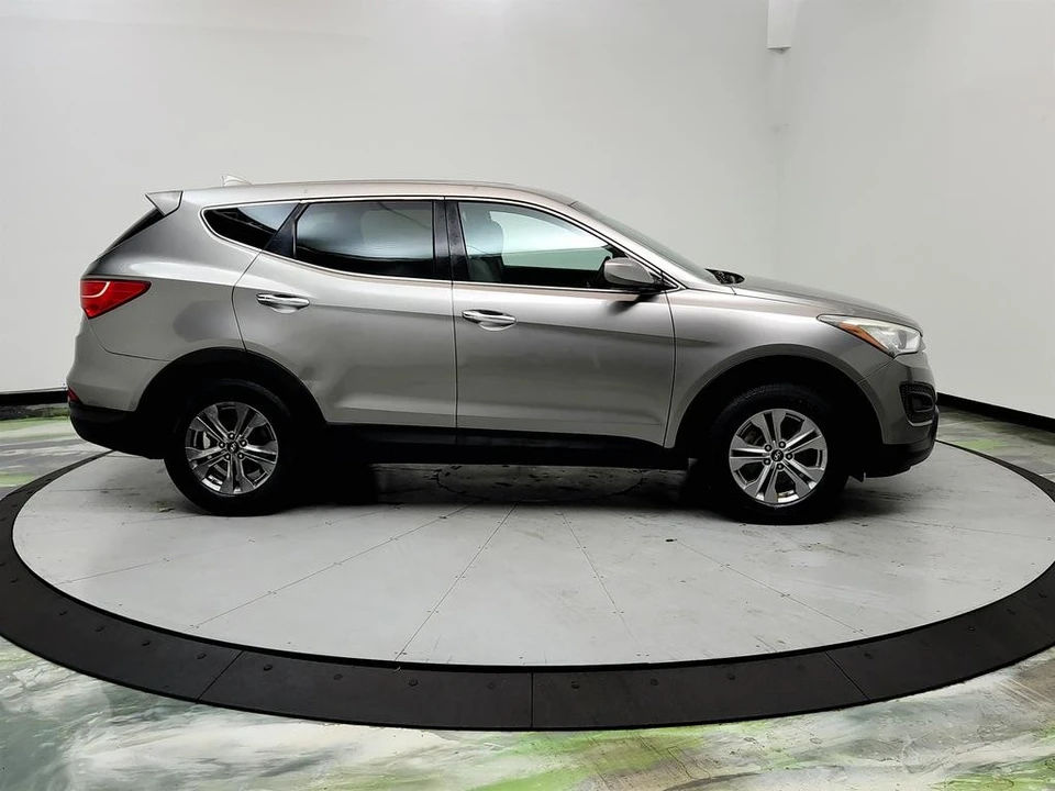 2015 Hyundai Santa Fe - Image 4 of 21