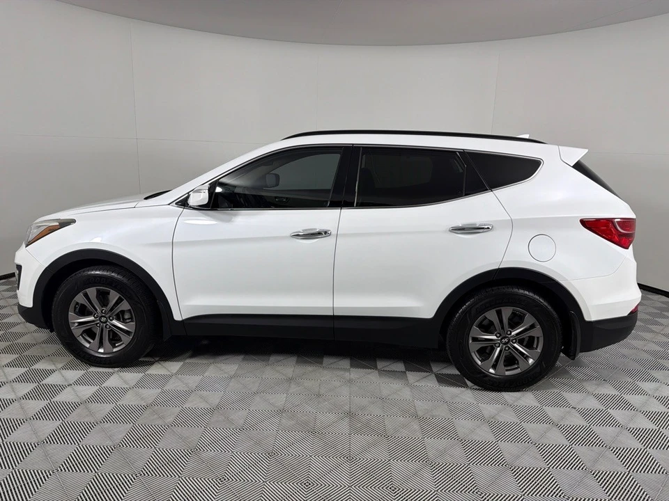 2015 Hyundai Santa Fe - Image 8 of 21