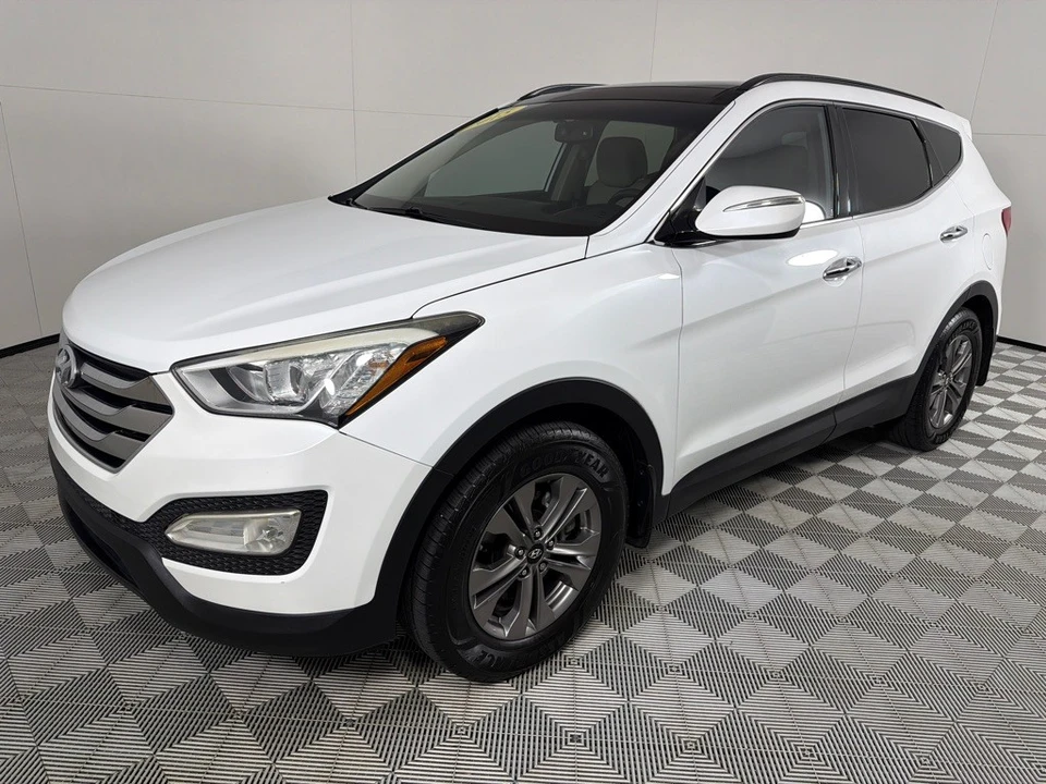 2015 Hyundai Santa Fe - Image 9 of 21