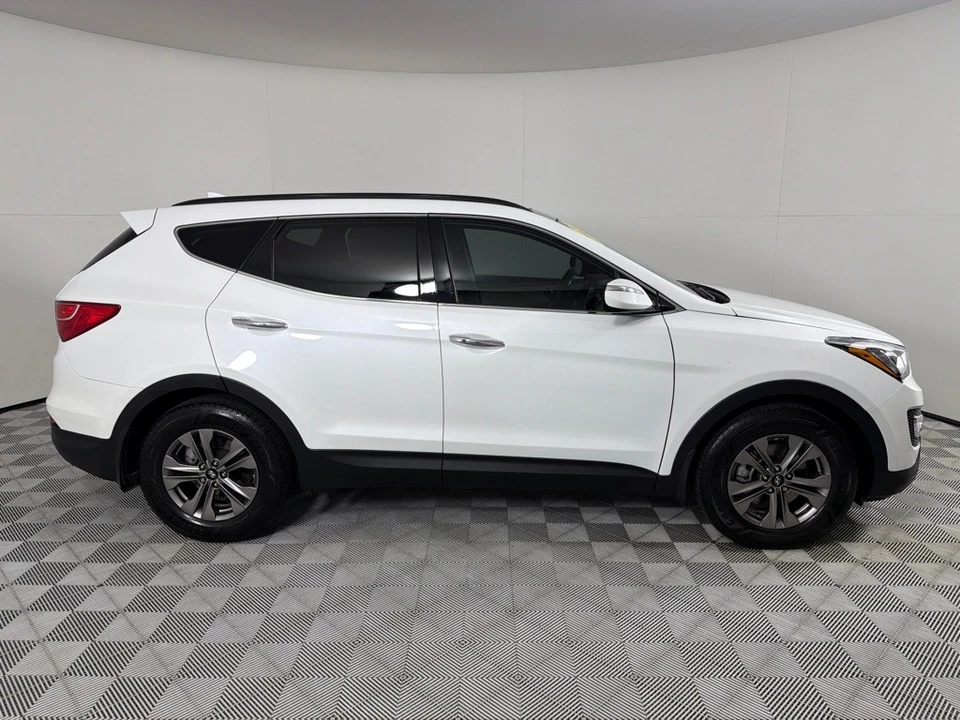 2015 Hyundai Santa Fe - Image 4 of 21