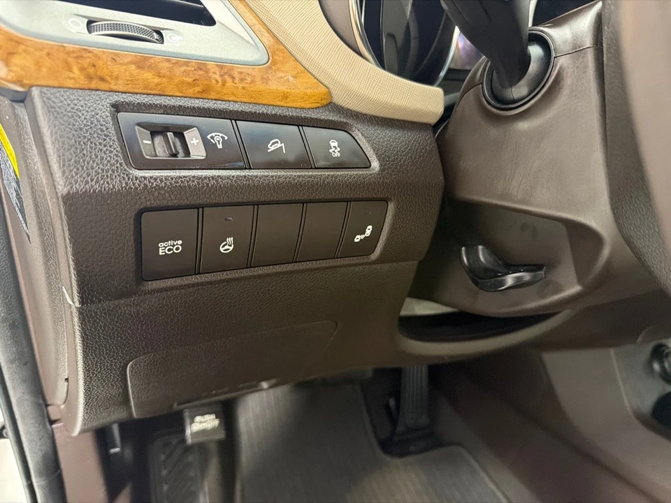 2015 Hyundai Santa Fe - Image 14 of 21