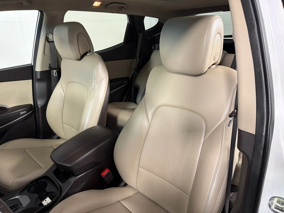 2015 Hyundai Santa Fe - Image 12 of 21