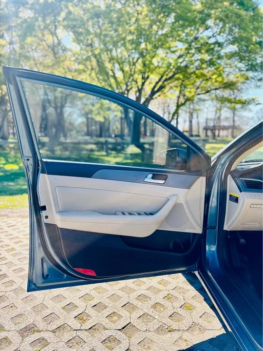 2015 Hyundai Sonata - Image 10 of 17