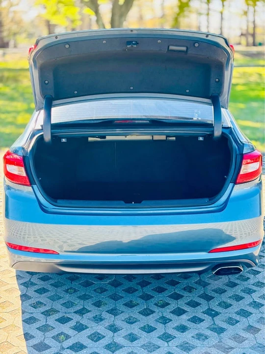 2015 Hyundai Sonata - Image 16 of 17