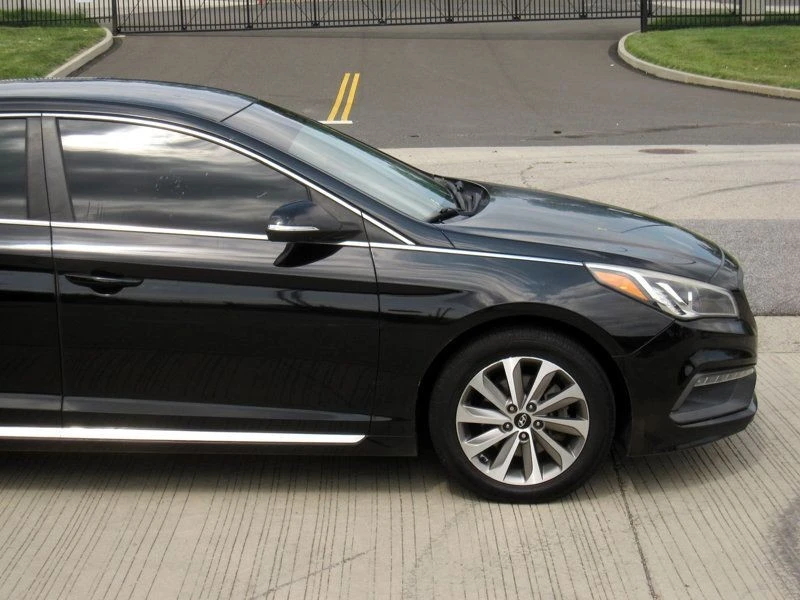2015 Hyundai Sonata - Image 10 of 12