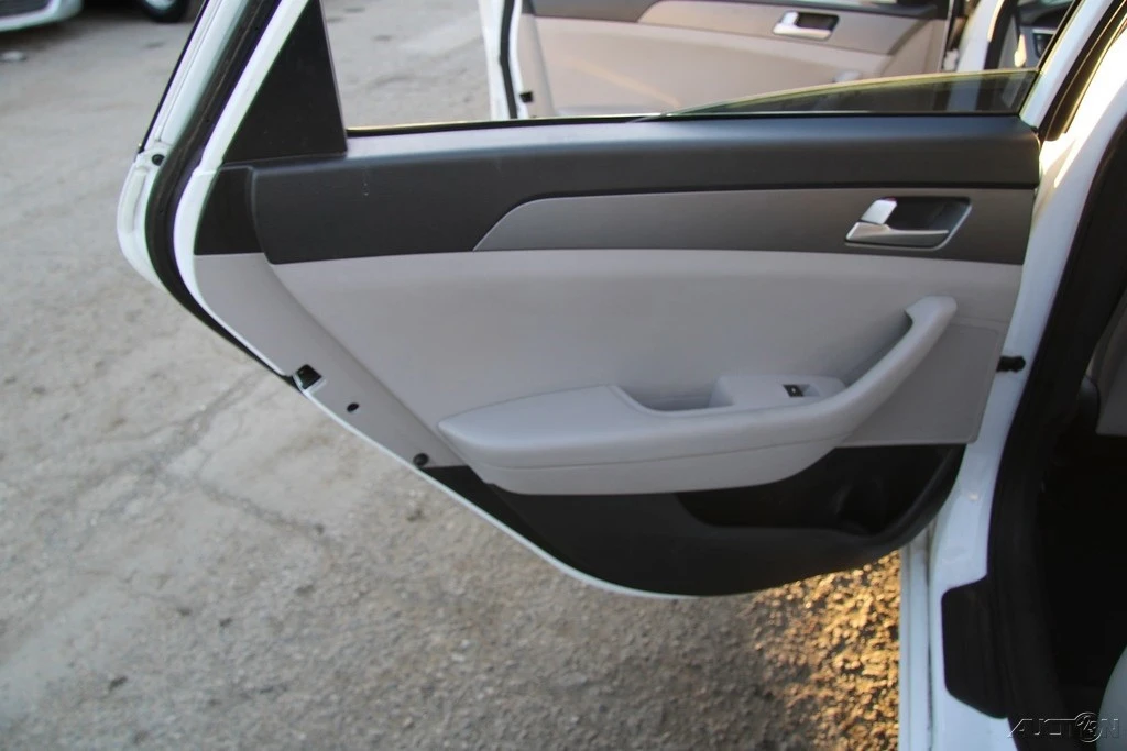 2015 Hyundai Sonata - Image 18 of 21