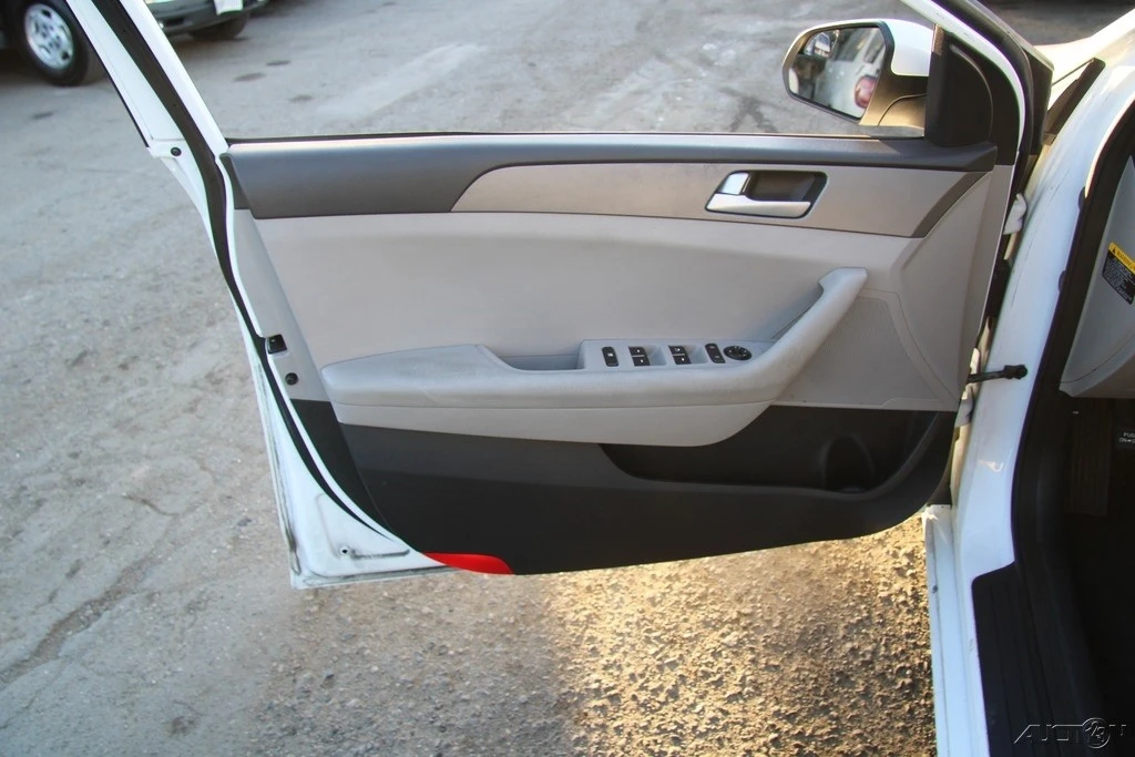 2015 Hyundai Sonata - Image 11 of 21