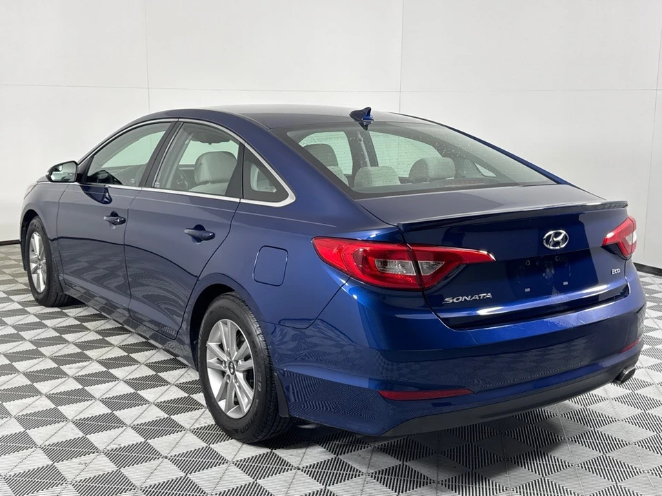 2015 Hyundai Sonata - Image 6 of 12