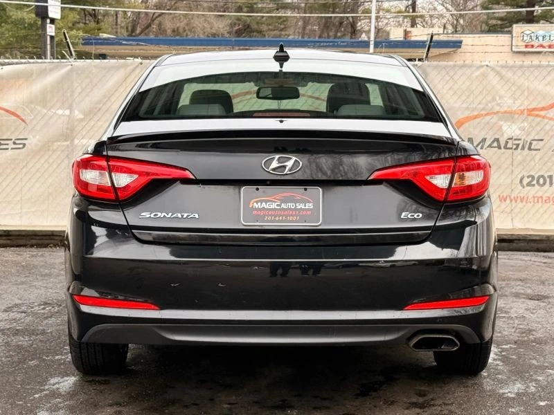 2015 Hyundai Sonata - Image 10 of 12