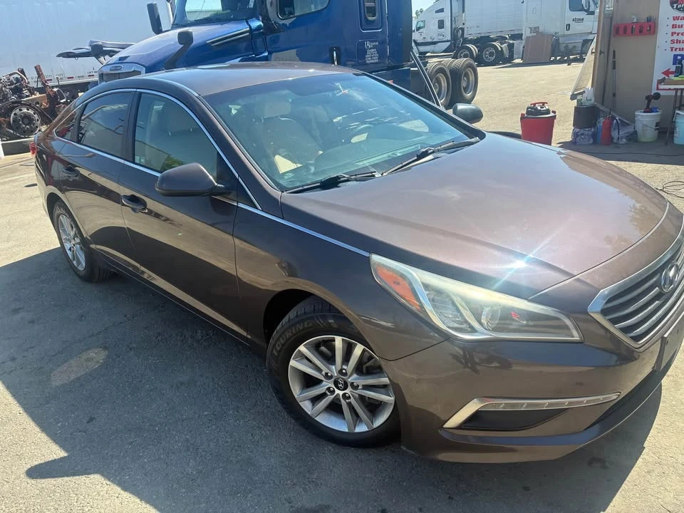 2015 Hyundai Sonata - Image 2 of 9