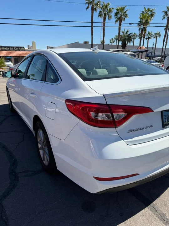 2015 Hyundai Sonata - Image 4 of 8