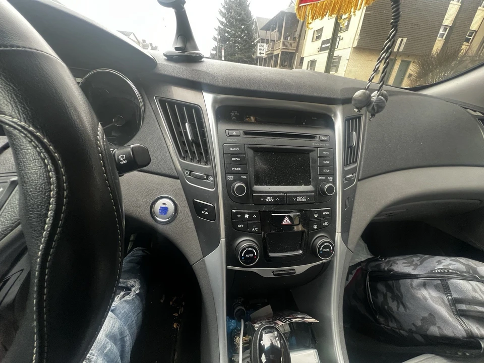 2015 Hyundai Sonata - Image 10 of 11