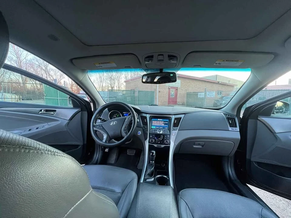 2015 Hyundai Sonata - Image 10 of 11