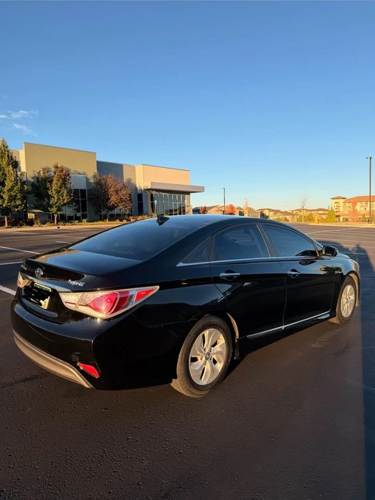 2015 Hyundai Sonata - Image 6 of 19