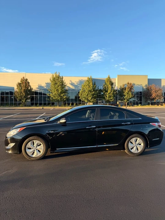 2015 Hyundai Sonata - Image 2 of 19