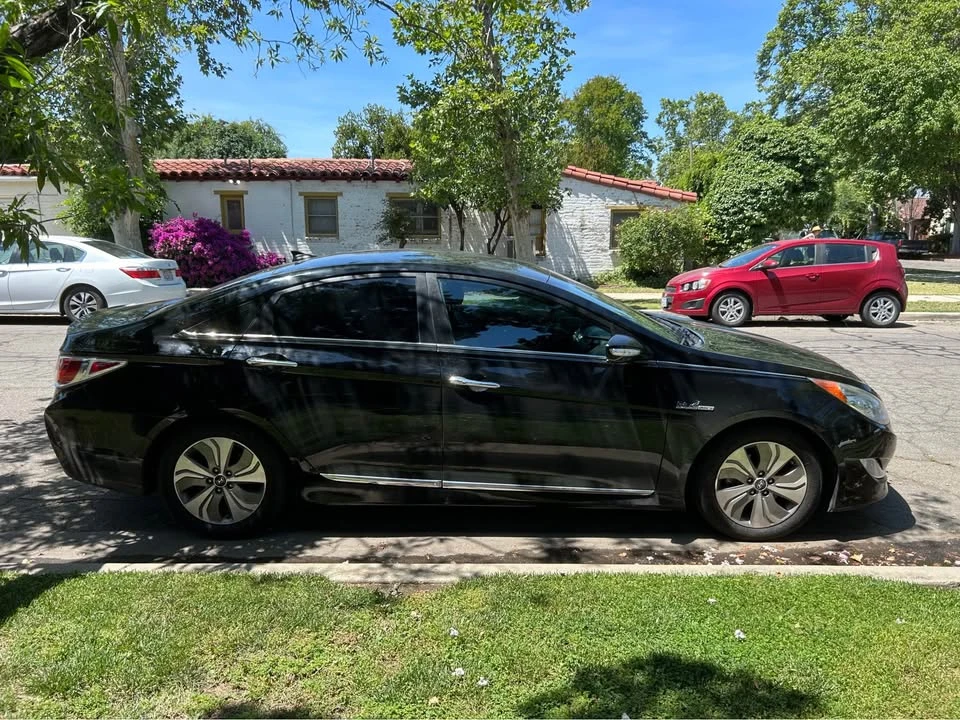 2015 Hyundai Sonata - Image 2 of 9