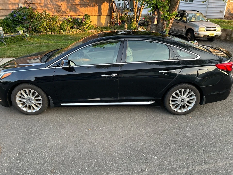 2015 Hyundai Sonata - Image 2 of 13