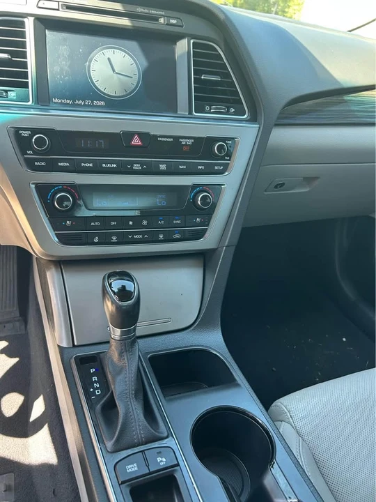 2015 Hyundai Sonata - Image 10 of 12