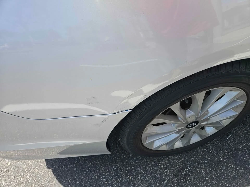 2015 Hyundai Sonata - Image 9 of 10
