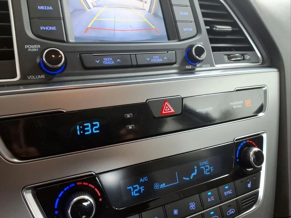2015 Hyundai Sonata - Image 9 of 21