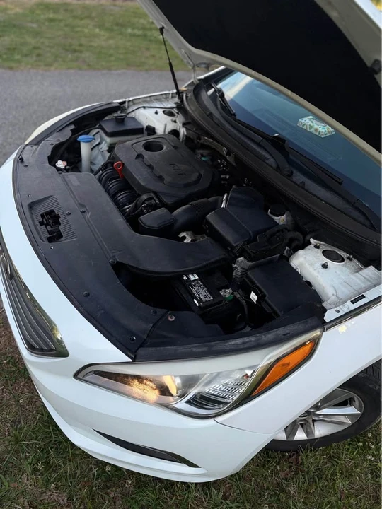2015 Hyundai Sonata - Image 10 of 16