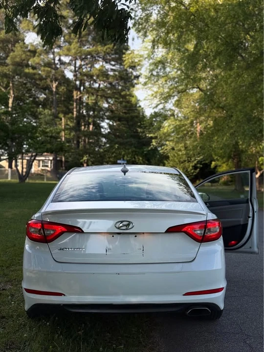 2015 Hyundai Sonata - Image 9 of 16