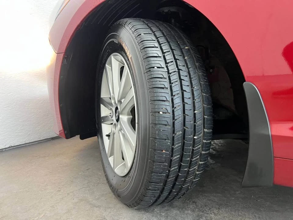 2015 Hyundai Sonata - Image 10 of 20