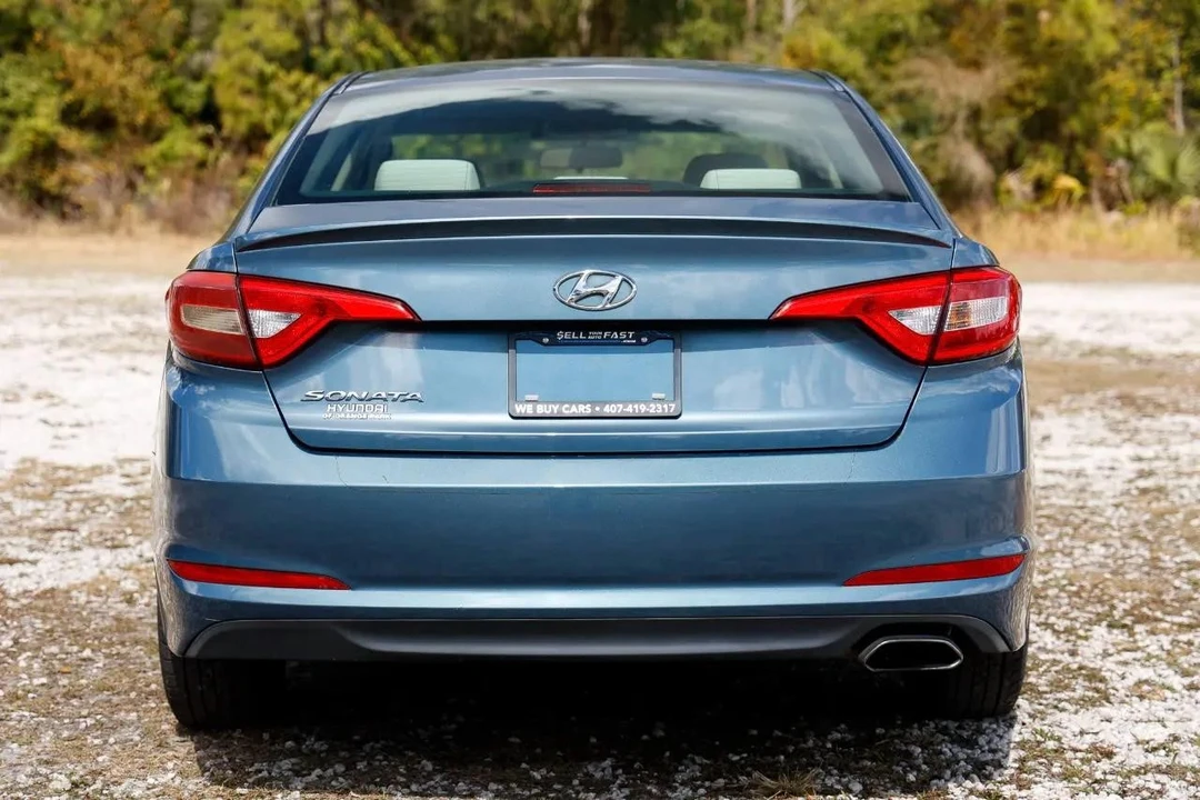 2015 Hyundai Sonata - Image 9 of 12