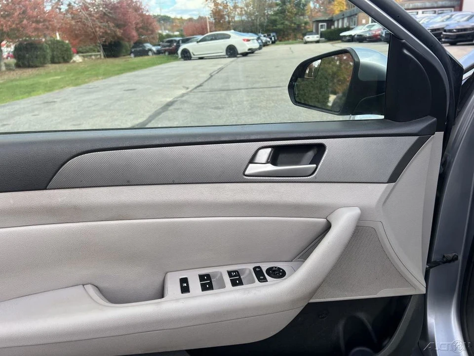2015 Hyundai Sonata - Image 8 of 12
