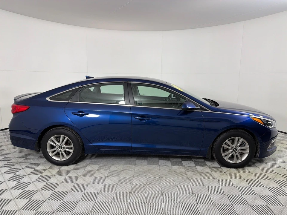 2015 Hyundai Sonata - Image 4 of 12