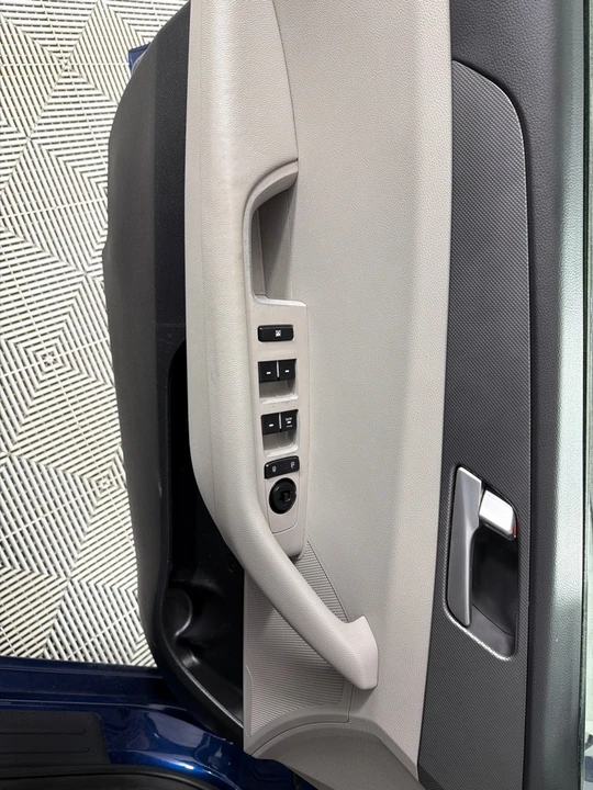 2015 Hyundai Sonata - Image 10 of 12