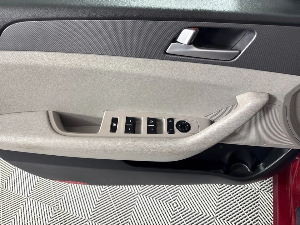 2015 Hyundai Sonata - Image 11 of 12